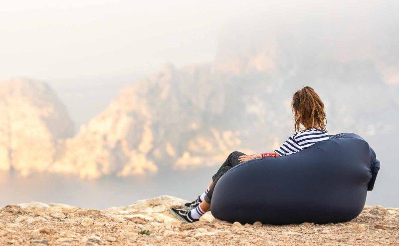 Der Luftsessel Lamzac-O: Outdoor-Entspannung in Sekundenschnelle