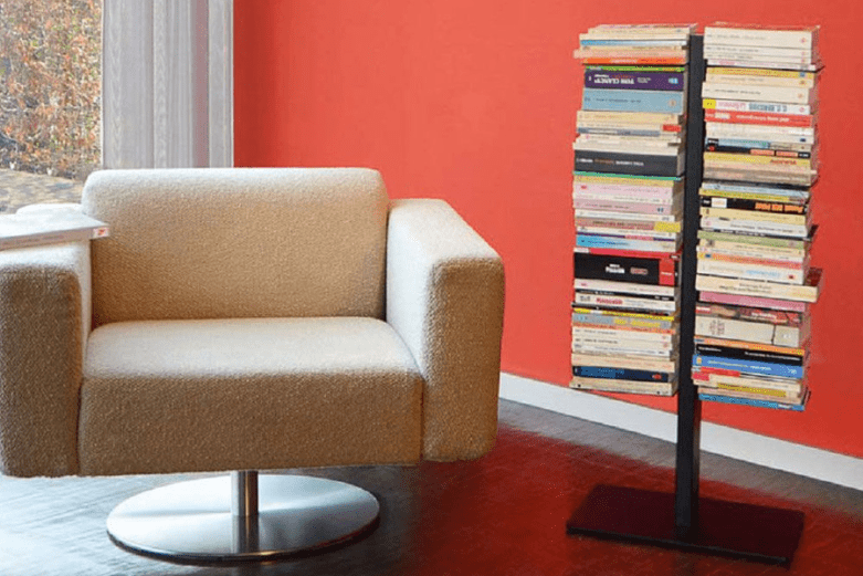Freistehender Bücherturm: So wird er in Szene gesetzt