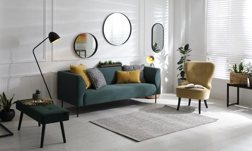 Wandspiegel im Wohnzimmer